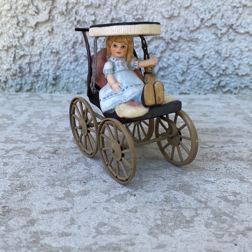 Jan Hagara Elizabeth’s Buggy Doll Carriage Miniature Porcelain Figurine Decor